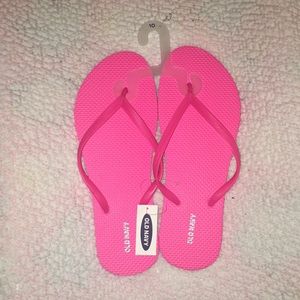 NWT‼️Old Navy Pink Flip Flops Size 10